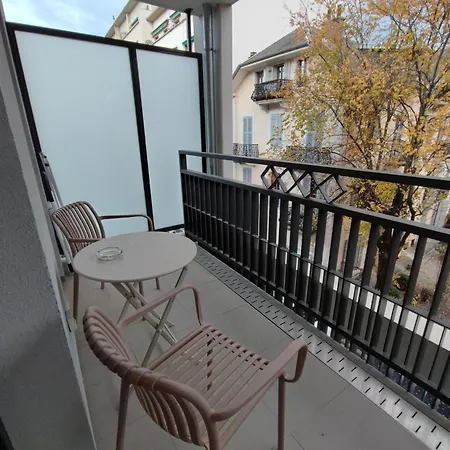 Moderne Pmr Avec Balcon Et Parking A - Fr-1-555-102 Lägenhet